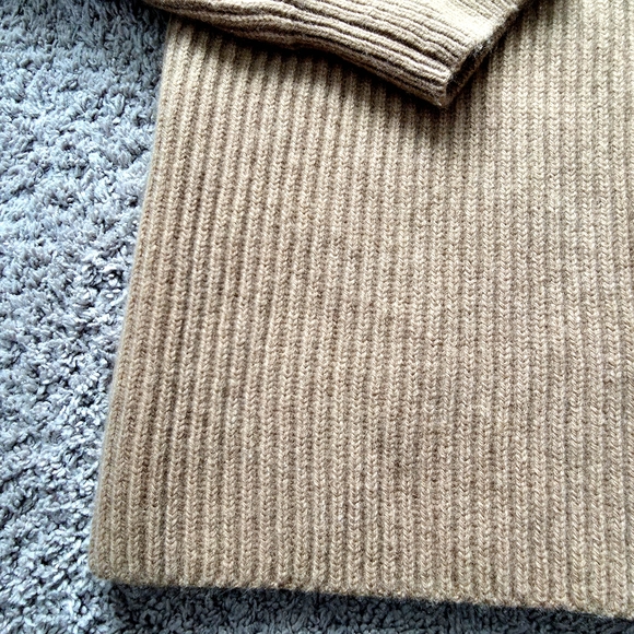 H&M Beige Wool Ribbed Sweater - Picture 2 of 10